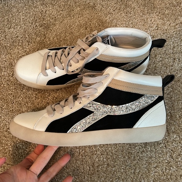 Gianni Bini Emmitt leather Suede silver glitter high top shoe white black 10 9.5 - Picture 3 of 8